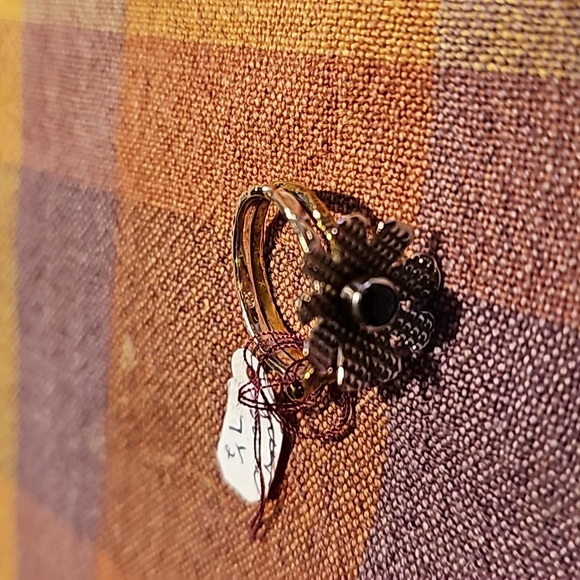 Green Tourmaline flower 🌼 ring - Picture 7 of 7